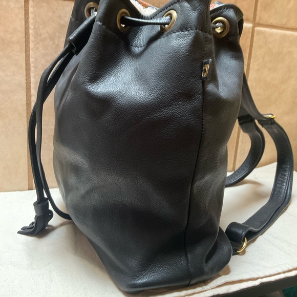 Deux Mains Black Leather Drawstring Backpack small bag rubber bottom - Picture 6 of 15